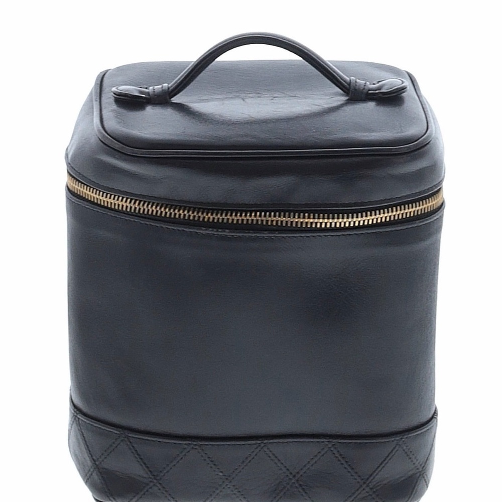 CHANEL Quilted Vanity Case with Gold Trim GUC